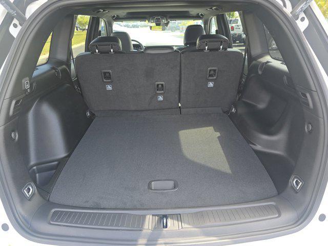 new 2025 Jeep Grand Cherokee car, priced at $39,252