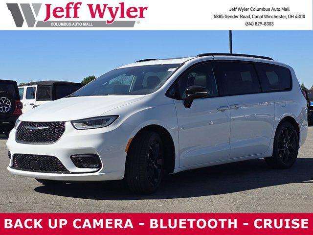 new 2024 Chrysler Pacifica car, priced at $36,495