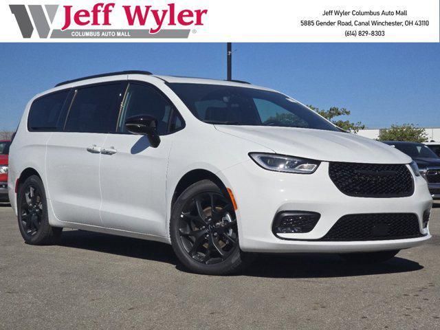 new 2024 Chrysler Pacifica car, priced at $36,495