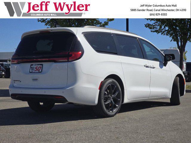 new 2024 Chrysler Pacifica car, priced at $36,495