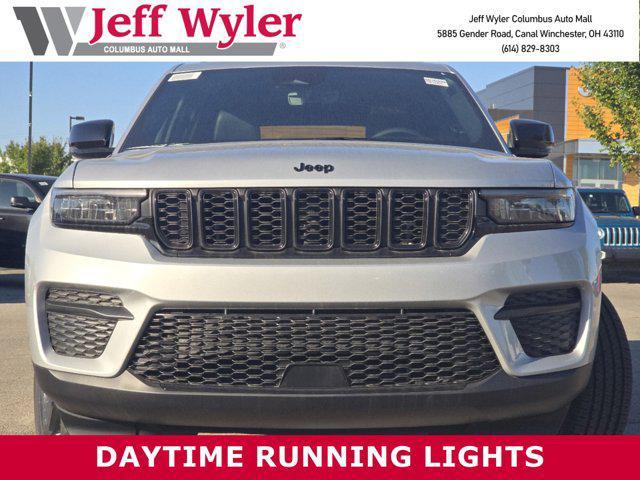 new 2025 Jeep Grand Cherokee car, priced at $40,795