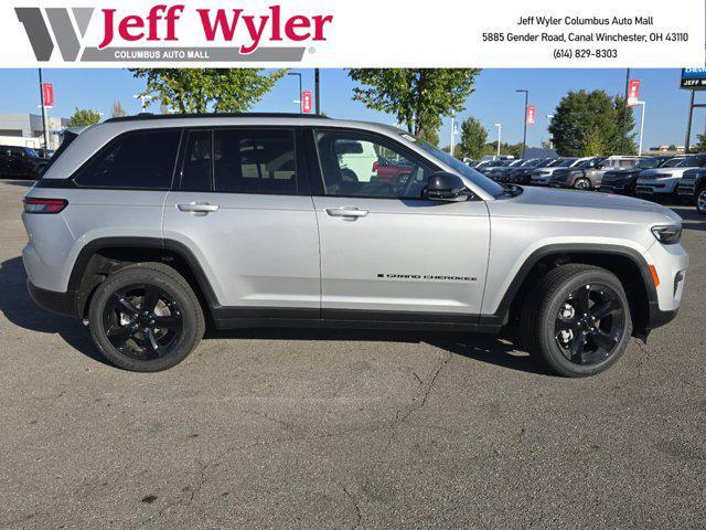 new 2025 Jeep Grand Cherokee car, priced at $40,795