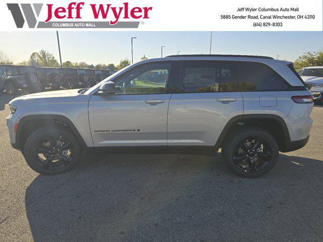 new 2025 Jeep Grand Cherokee car, priced at $40,795