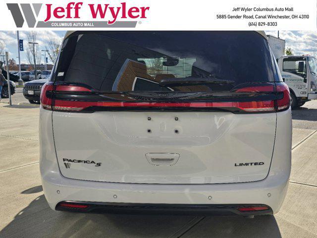 new 2024 Chrysler Pacifica car, priced at $40,497