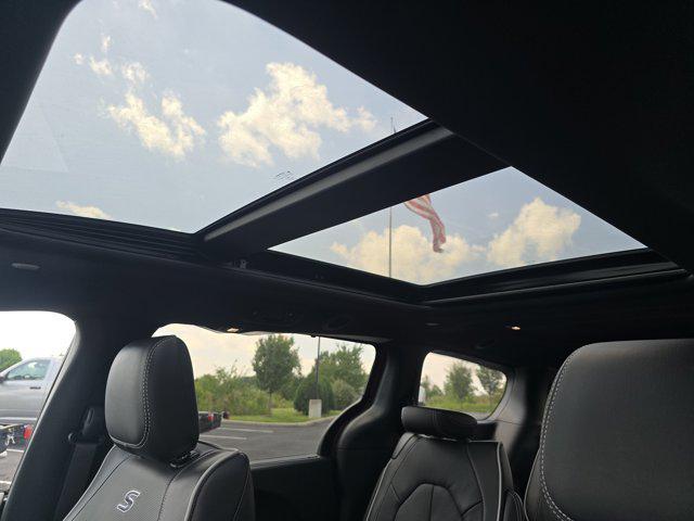 new 2026 Chrysler Pacifica car, priced at $45,289