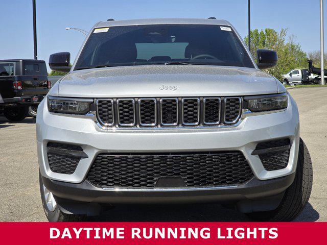 new 2025 Jeep Grand Cherokee car, priced at $40,122
