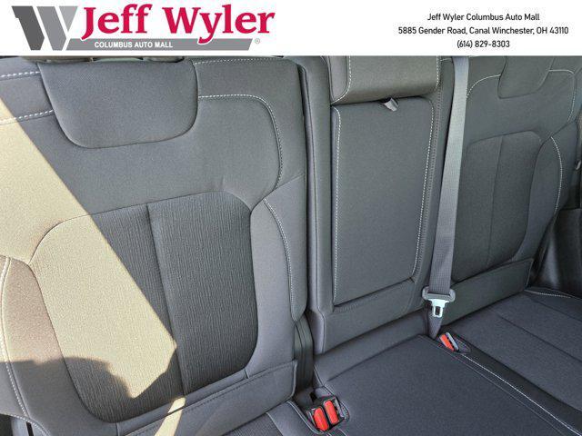 new 2025 Jeep Grand Cherokee car, priced at $38,122