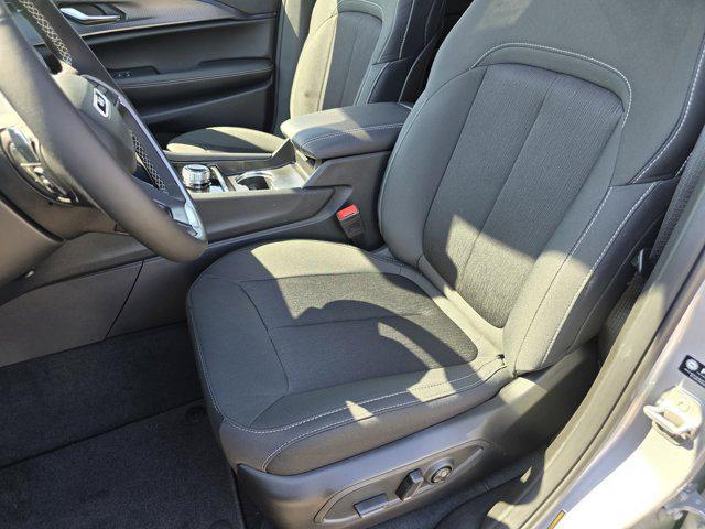 new 2025 Jeep Grand Cherokee car, priced at $40,122
