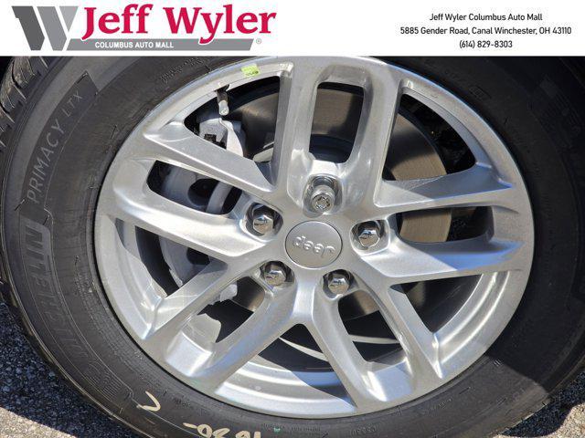 new 2025 Jeep Grand Cherokee car, priced at $38,122