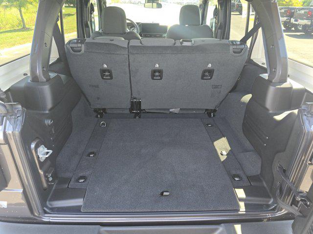 new 2025 Jeep Wrangler car, priced at $40,432