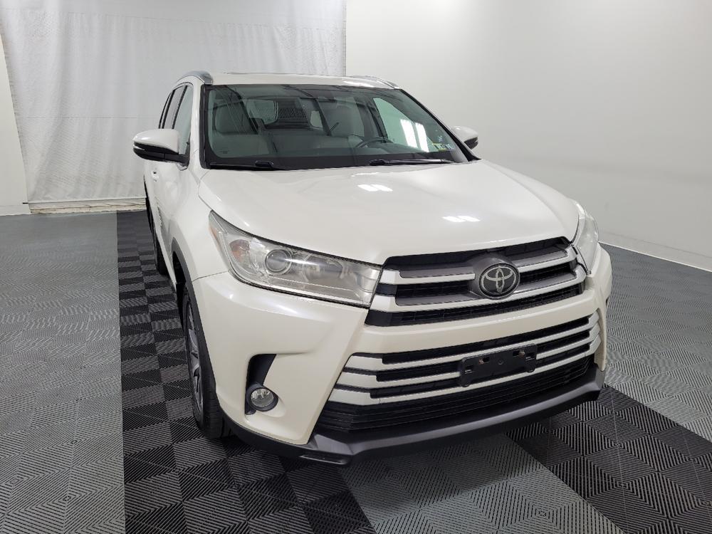used 2019 Toyota Highlander car, priced at $25,295