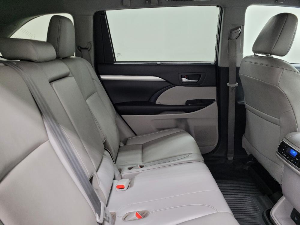 used 2019 Toyota Highlander car, priced at $25,295