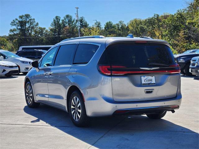 used 2021 Chrysler Pacifica car, priced at $26,166