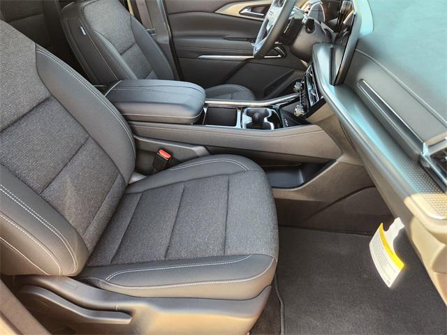 new 2025 Chevrolet Traverse car, priced at $40,628