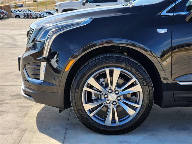 new 2025 Cadillac XT5 car, priced at $55,190