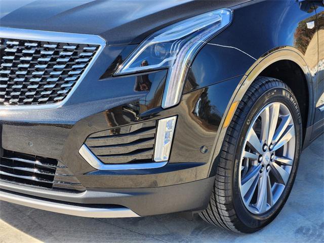 new 2025 Cadillac XT5 car, priced at $55,190