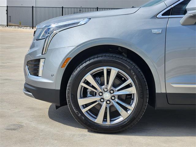 new 2025 Cadillac XT5 car, priced at $53,240