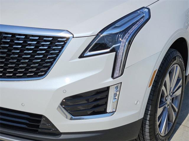 new 2025 Cadillac XT5 car, priced at $56,990