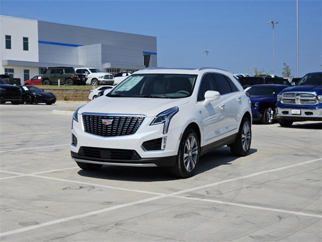 new 2025 Cadillac XT5 car, priced at $56,990