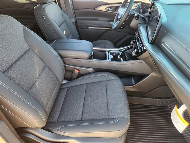 new 2026 Chevrolet Traverse car, priced at $42,092