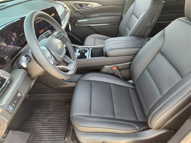 new 2026 Chevrolet Traverse car, priced at $44,106
