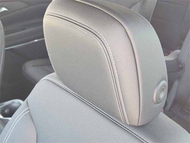 new 2026 Chevrolet Traverse car, priced at $44,106