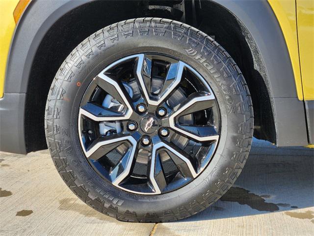 new 2025 Chevrolet TrailBlazer car, priced at $27,890