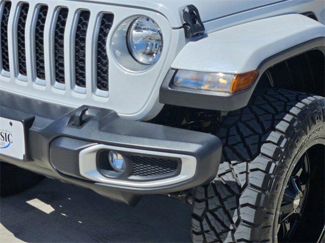 used 2022 Jeep Gladiator car, priced at $33,154