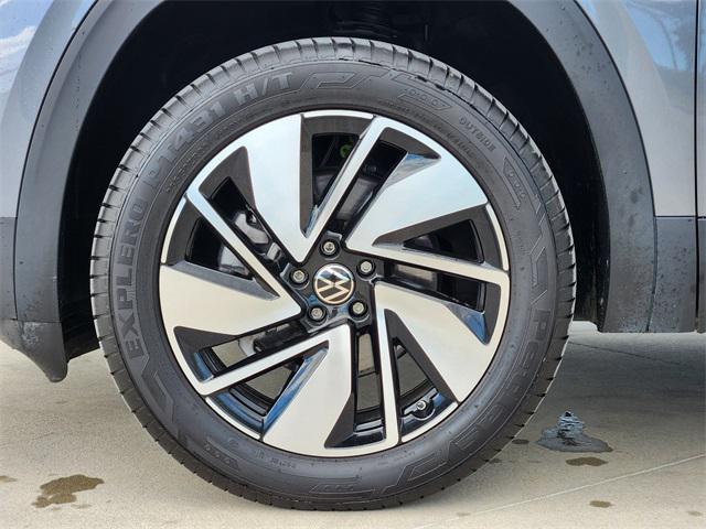 used 2024 Volkswagen Atlas car, priced at $36,898