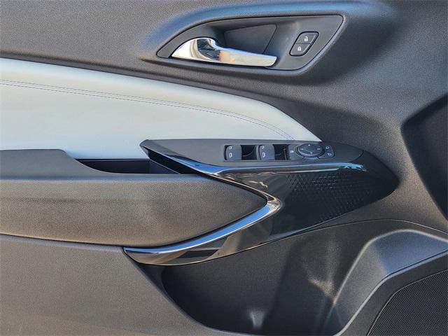 new 2025 Chevrolet Trax car, priced at $24,930