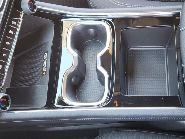 new 2025 Chevrolet Traverse car, priced at $41,019