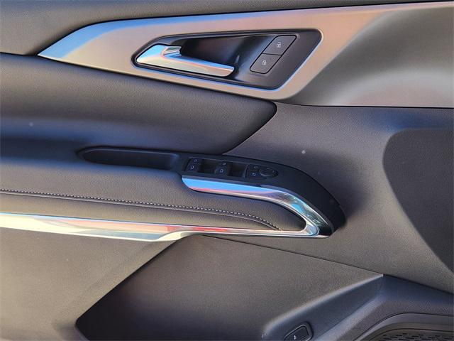 new 2025 Chevrolet Traverse car, priced at $41,019