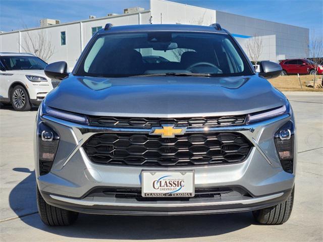 new 2025 Chevrolet Trax car, priced at $24,985