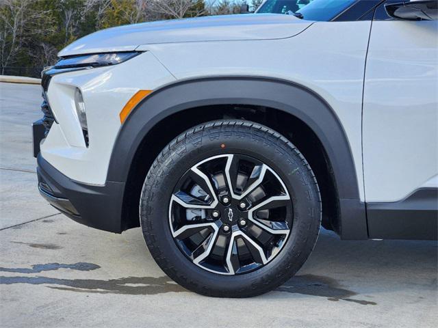 new 2025 Chevrolet TrailBlazer car, priced at $33,220