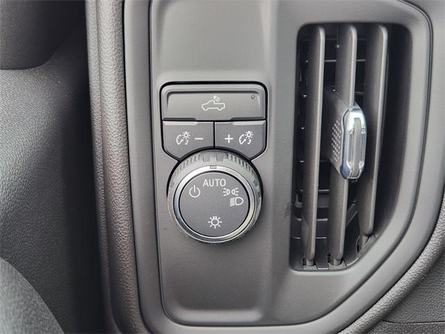 new 2025 Chevrolet Silverado 1500 car, priced at $37,378