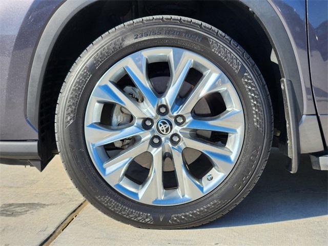 used 2021 Toyota Highlander car, priced at $32,344