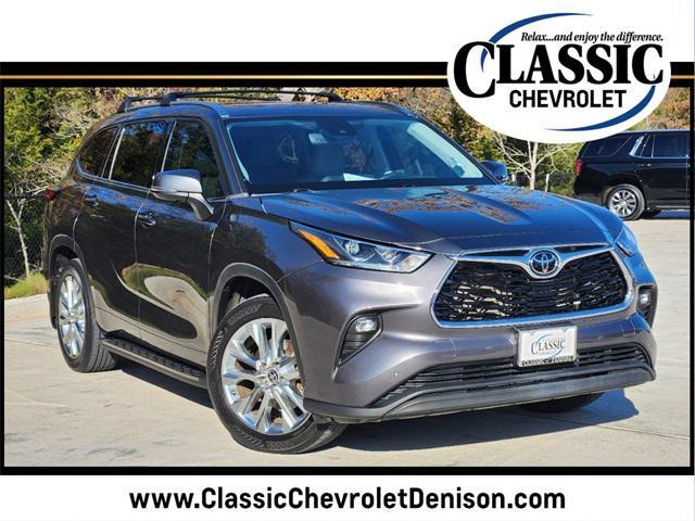 used 2021 Toyota Highlander car, priced at $32,344