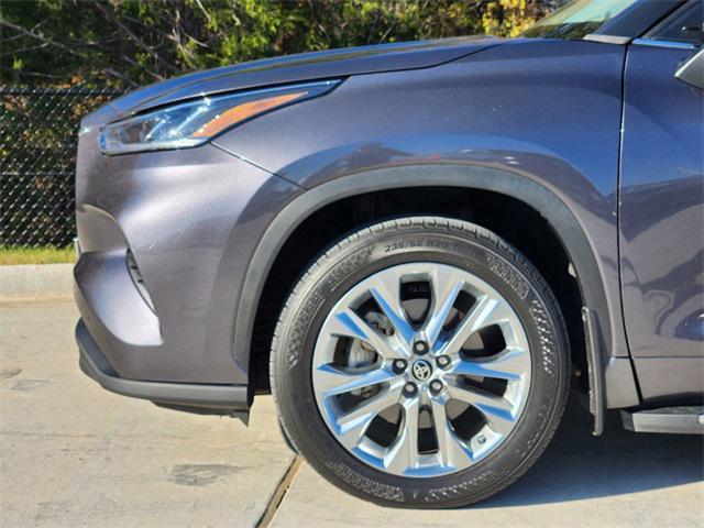 used 2021 Toyota Highlander car, priced at $32,344