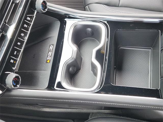 new 2026 Chevrolet Traverse car, priced at $44,106