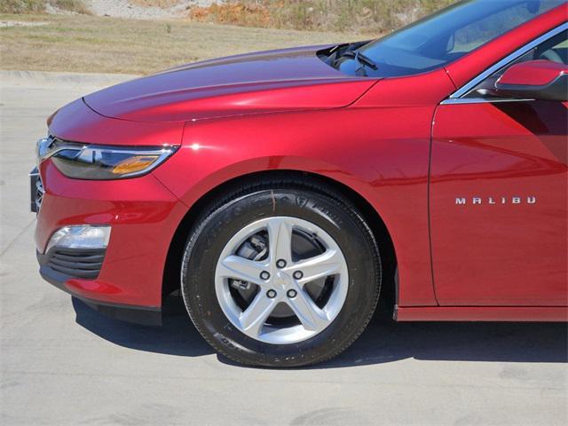 new 2025 Chevrolet Malibu car, priced at $27,165