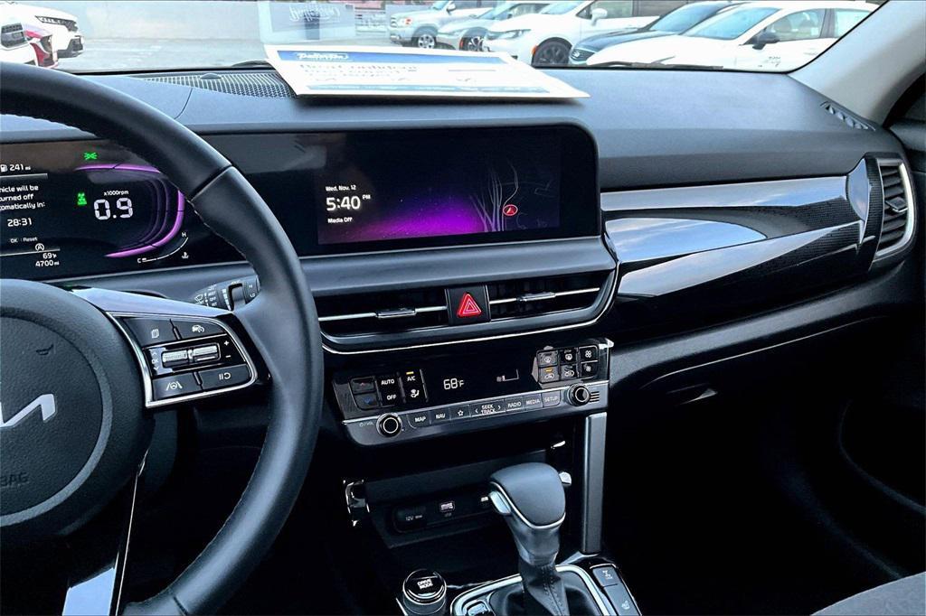 used 2025 Kia Seltos car, priced at $24,432