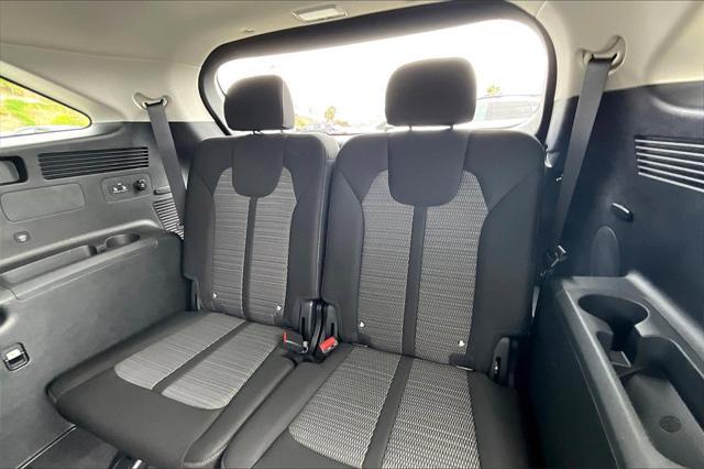 used 2025 Kia Sorento car, priced at $29,588