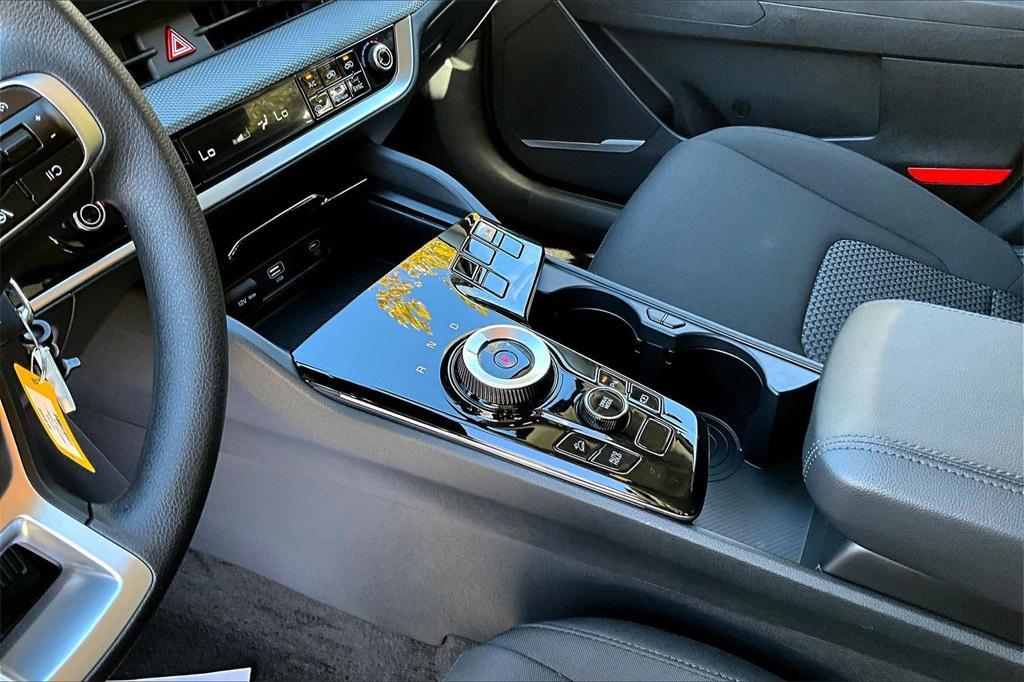used 2025 Kia Sportage Hybrid car, priced at $27,868