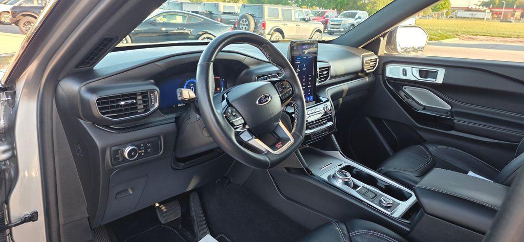 used 2022 Ford Explorer car, priced at $38,400