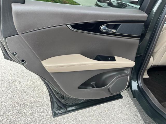 used 2022 Lincoln Nautilus car, priced at $35,400