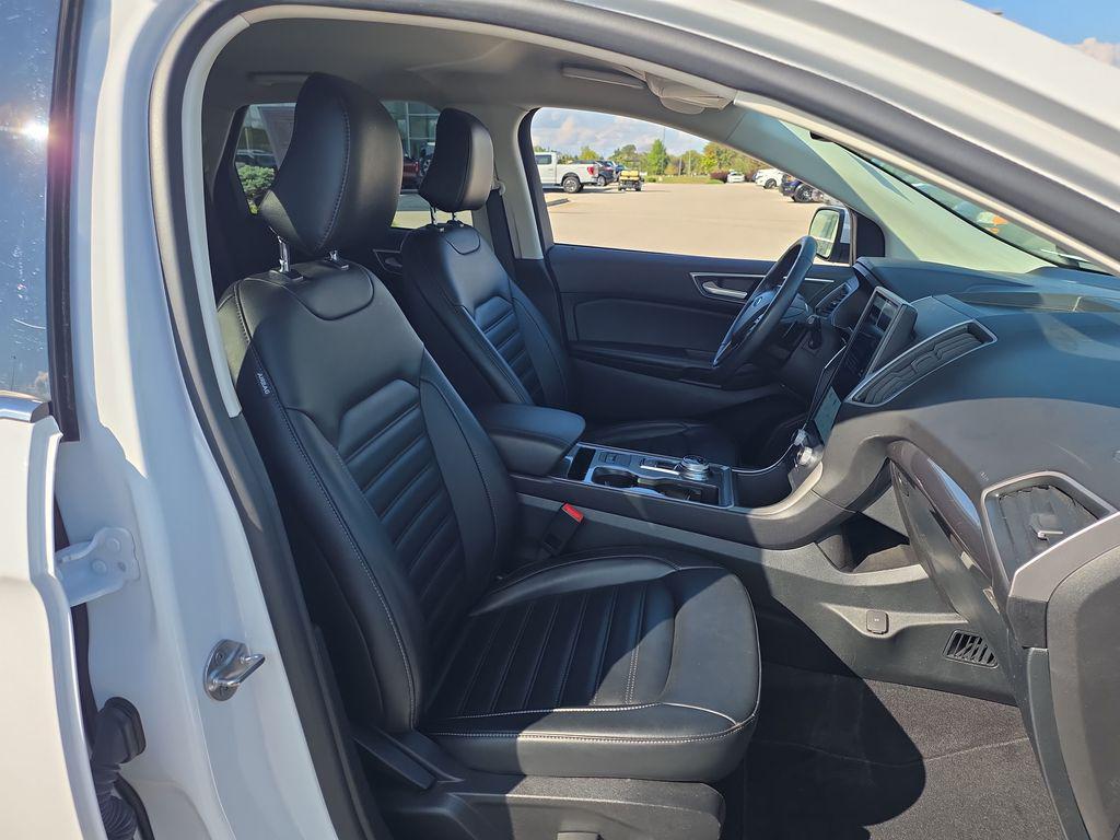 used 2023 Ford Edge car, priced at $25,600