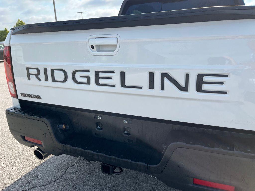 used 2025 Honda Ridgeline car, priced at $41,500