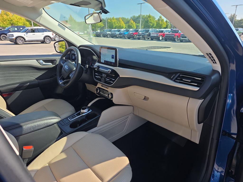 used 2022 Ford Escape car, priced at $21,400