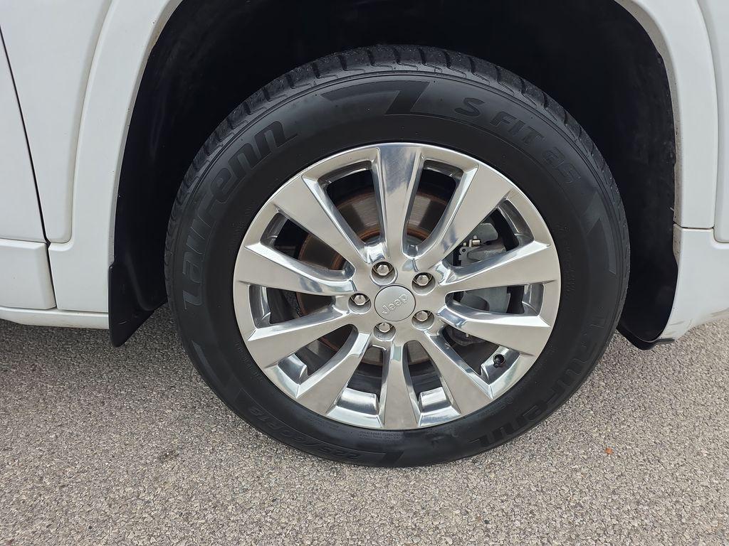 used 2018 Jeep Cherokee car, priced at $17,900