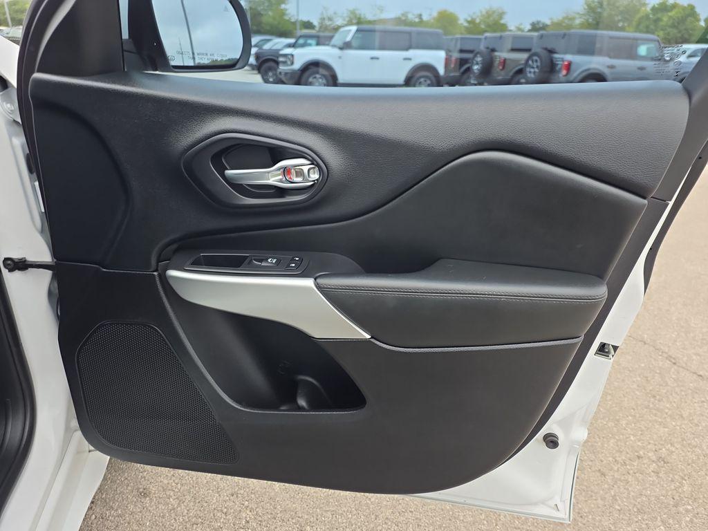 used 2018 Jeep Cherokee car, priced at $17,900